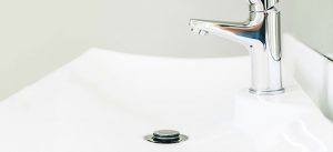 Desentupir pia com bicarbonato