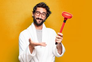 Como utilizar um desentupidor de vaso sanitário?