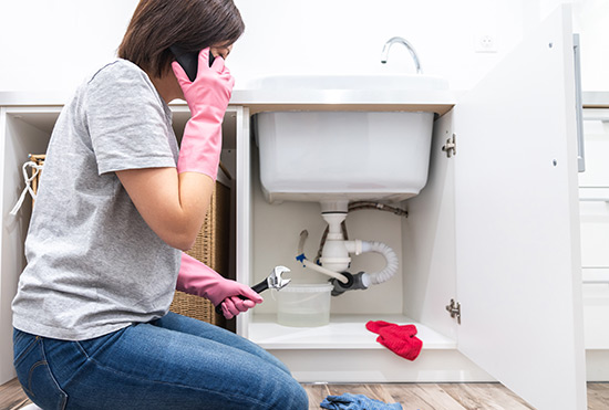 Dicas de como desentupir tanque de lavar roupa