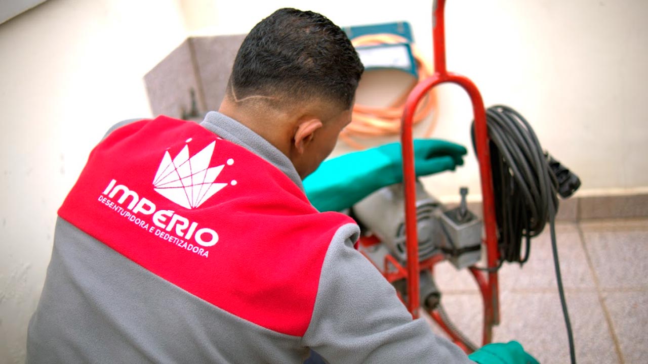 Entupimento de esgoto: causas, prevenção e soluções profissionais