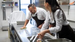 A importância da limpeza regular de caixas de gordura em restaurantes de São Paulo