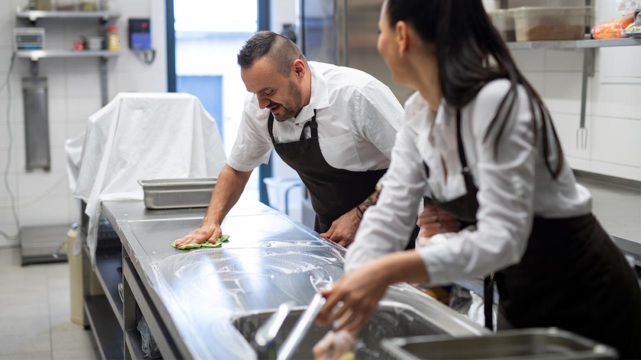 A importância da limpeza regular de caixas de gordura em restaurantes de São Paulo