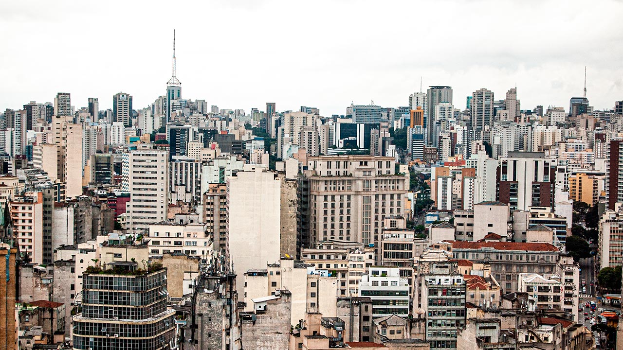 Principais causas de entupimento em imóveis antigos no centro de São Paulo