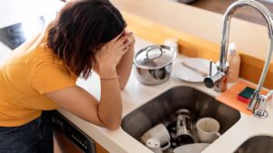 Como Evitar Entupimentos Frequentes na Cozinha