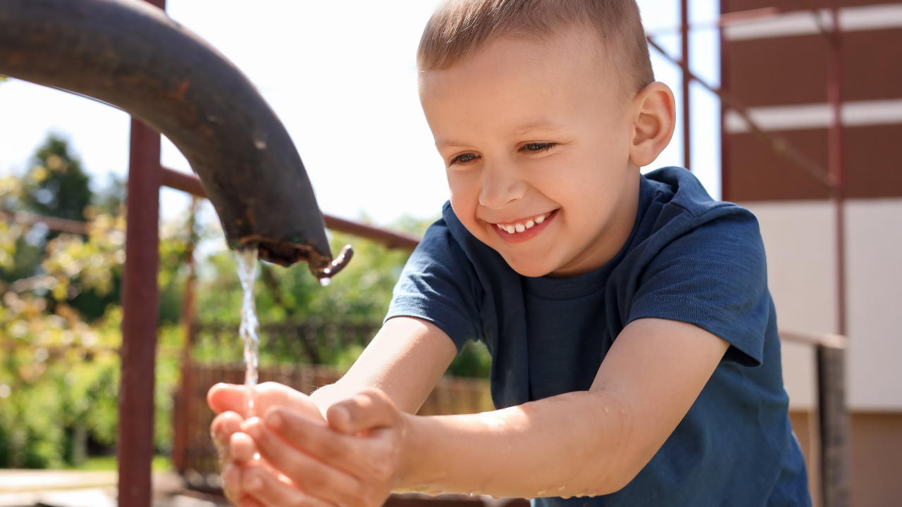 Limpeza de Caixa D'Água em Escolas e Creches (Zona Leste de SP): O Laudo de Potabilidade é Inegociável