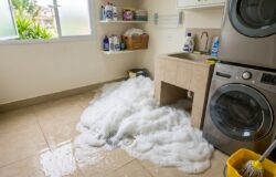 Espuma Saindo pelo Ralo da Lavanderia